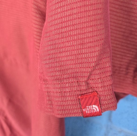 The North Face Men's Red Modal Blend Short Sleeve Button Down Shirt Sz XXL - Picture 4 of 8